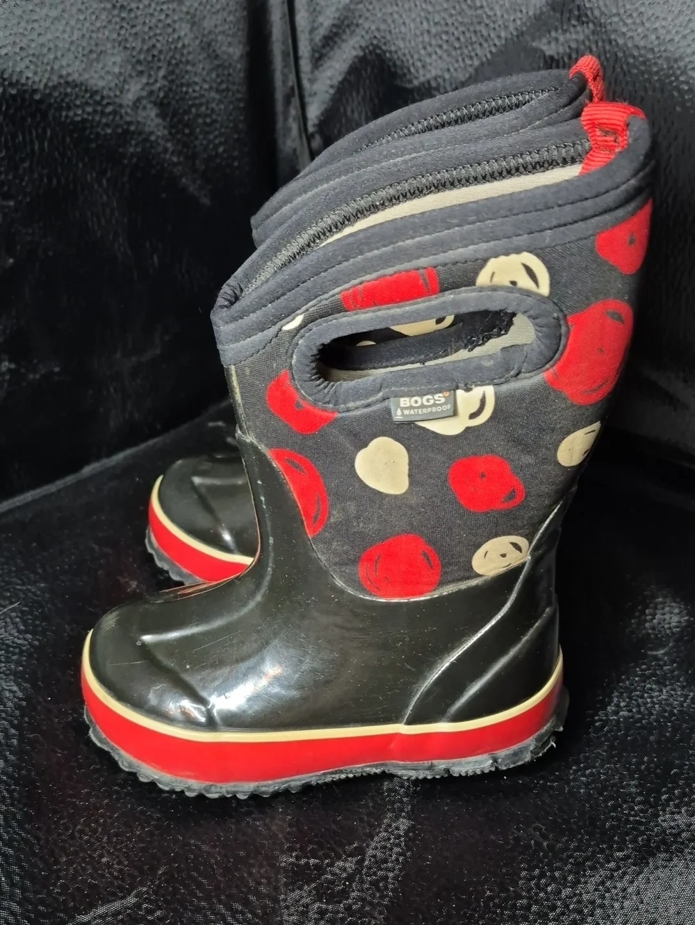 Bogs Toddler 7 Black and Red Rain Boots